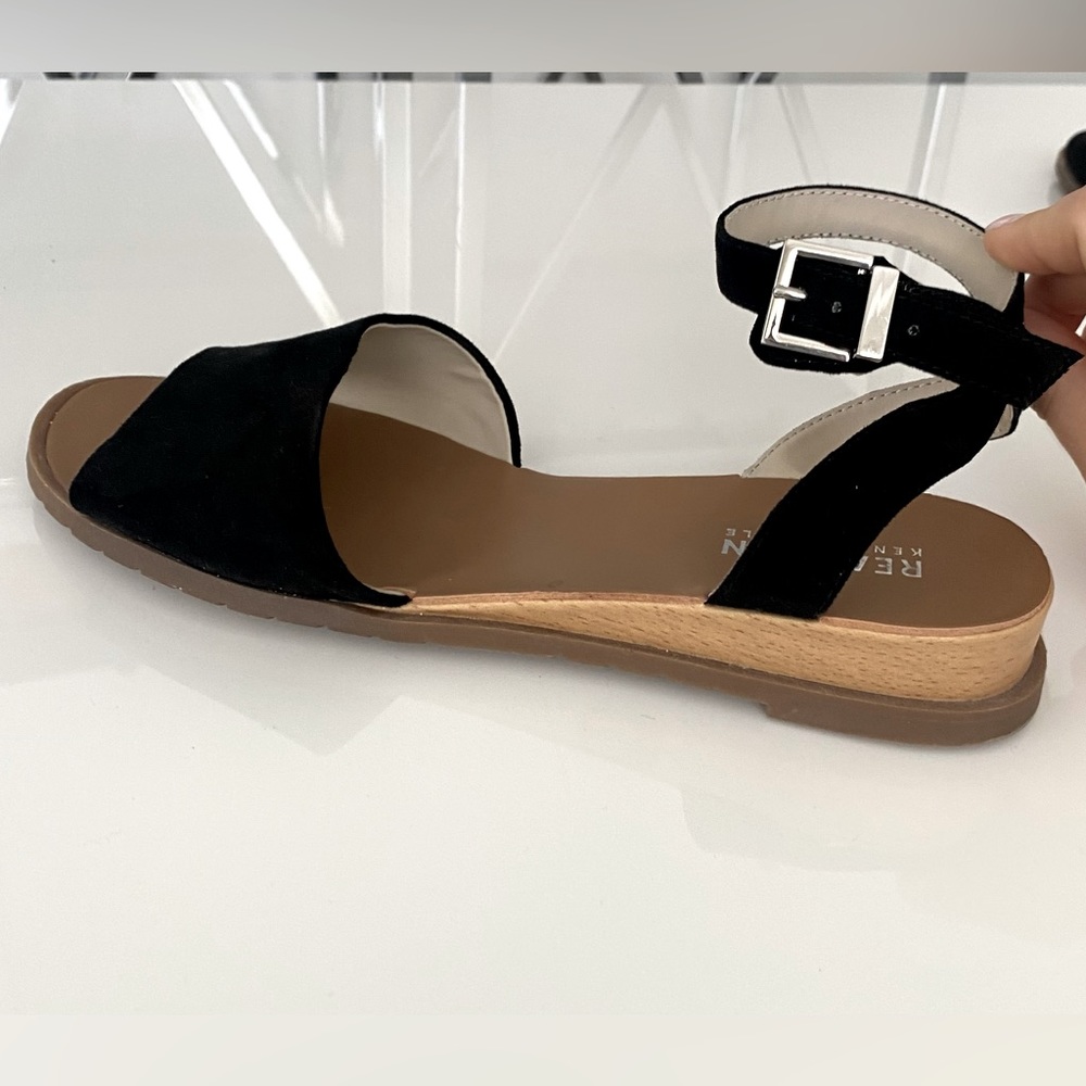 6.5 Black Suede Kenneth Cole Sandals